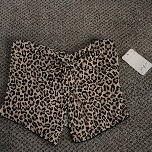 Gorgeous Leopard Print Women tube top